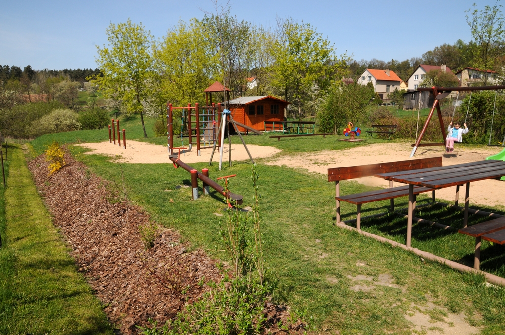 Zobrazit obrázek: Dětské hřiště na Koudelce