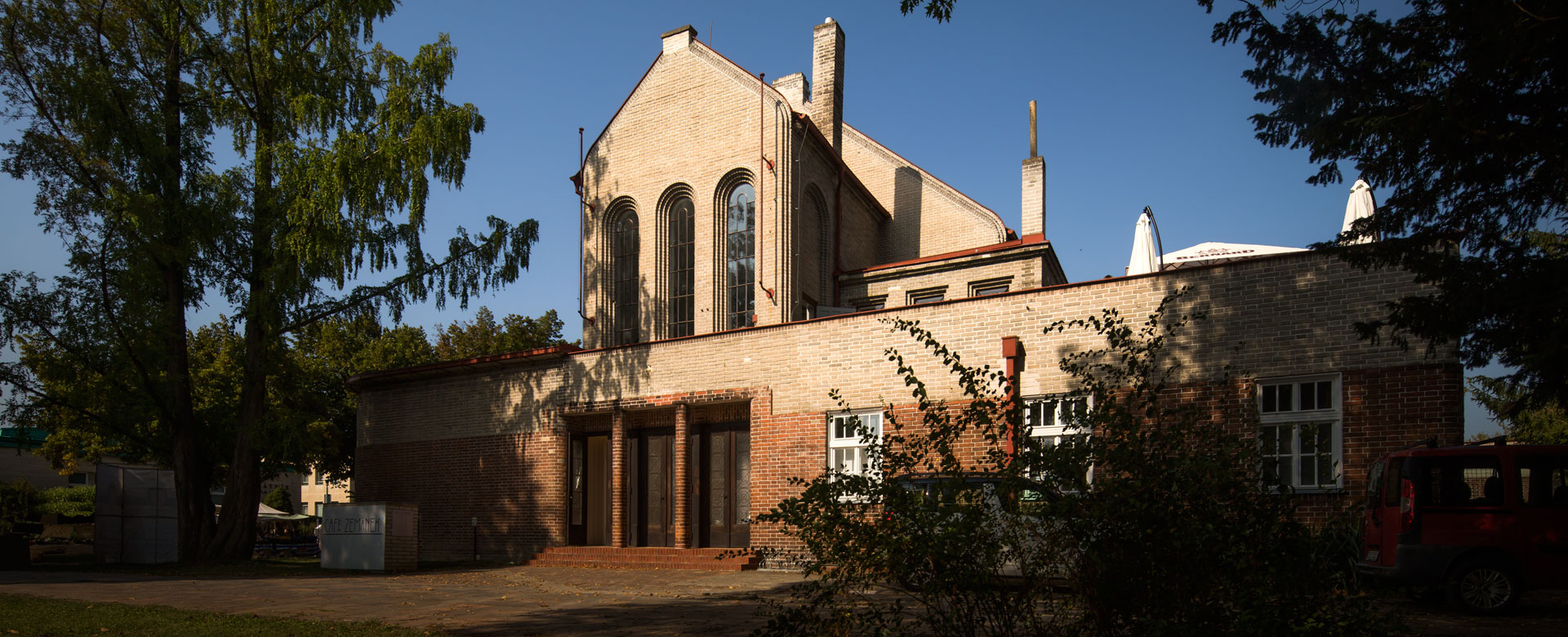 Zobrazit obrázek: Sokolovna