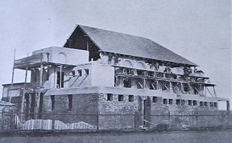 Sokolovna před dokončením